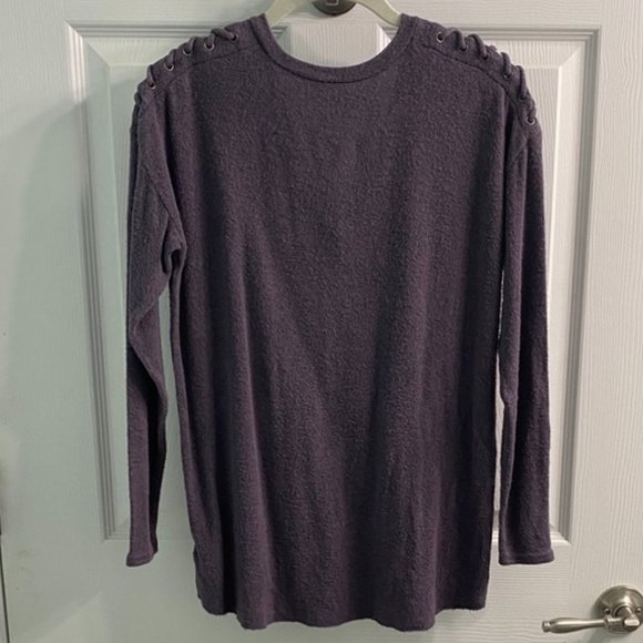 AEO Soft & Sexy Plush Sweater with Criss-Cross Design on Shoulders - Picture 5 of 7